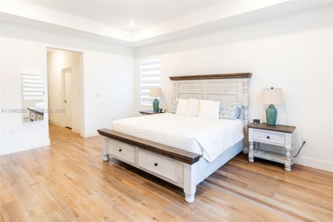 Casa en venta en Homestead, Florida, 4 dormitorios, 286.6 m2 № 2047896 - foto 28