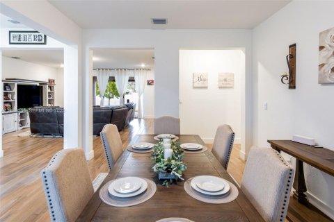 Casa en venta en Homestead, Florida, 4 dormitorios, 286.6 m2 № 2047896 - foto 24