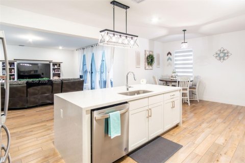 Casa en venta en Homestead, Florida, 4 dormitorios, 286.6 m2 № 2047896 - foto 22