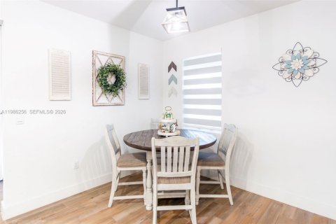 Casa en venta en Homestead, Florida, 4 dormitorios, 286.6 m2 № 2047896 - foto 26