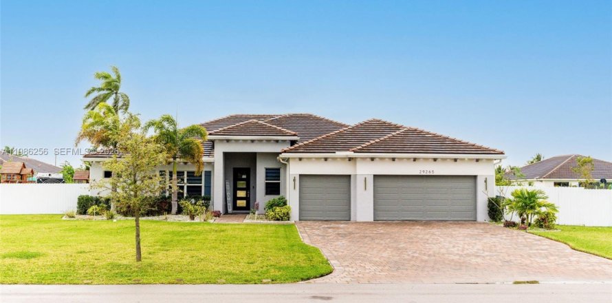 Casa en Homestead, Florida 4 dormitorios, 286.6 m2 № 2047896