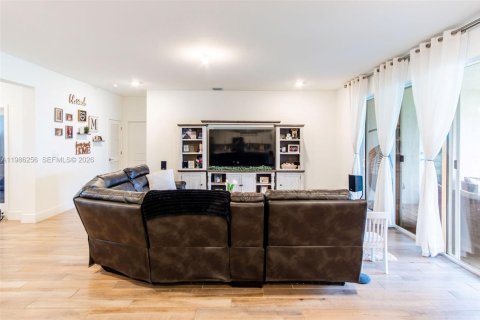 Casa en venta en Homestead, Florida, 4 dormitorios, 286.6 m2 № 2047896 - foto 11