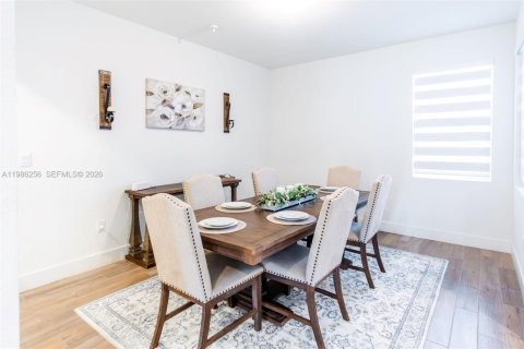 Casa en venta en Homestead, Florida, 4 dormitorios, 286.6 m2 № 2047896 - foto 25