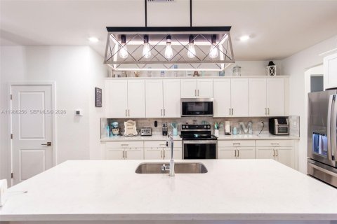 Casa en venta en Homestead, Florida, 4 dormitorios, 286.6 m2 № 2047896 - foto 17