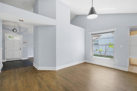 Villa ou maison à vendre à Brandon, Floride: 3 chambres, 160.63 m2 № 1658502 - photo 10