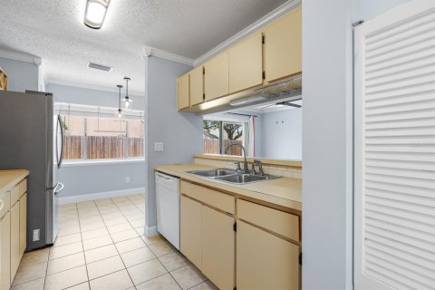 Villa ou maison à vendre à Brandon, Floride: 3 chambres, 160.63 m2 № 1658502 - photo 19