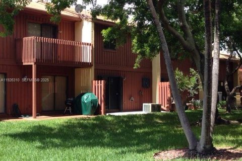 Снять в аренду таунхаус в Дания-Бич, Флорида 2 спальни, 119.84м2, № 1984579 - фото 23