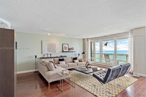 Condo in Fort Lauderdale, Florida, 2 bedrooms  № 2193778 - photo 7