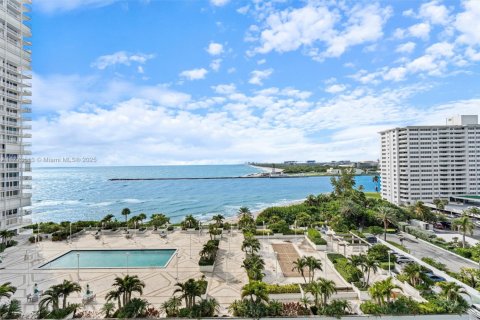 Condo in Fort Lauderdale, Florida, 2 bedrooms  № 2193778 - photo 3