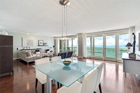 Condo in Fort Lauderdale, Florida, 2 bedrooms  № 2193778 - photo 12