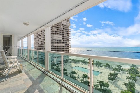 Condo in Fort Lauderdale, Florida, 2 bedrooms  № 2193778 - photo 26