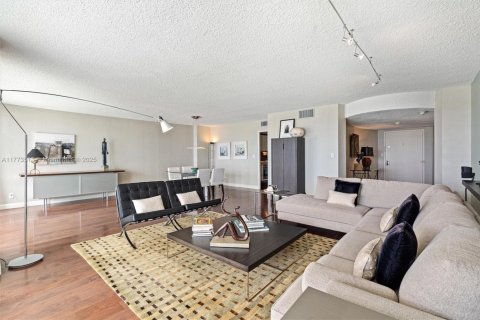 Condo in Fort Lauderdale, Florida, 2 bedrooms  № 2193778 - photo 8