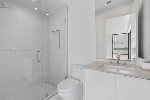 Adosado en venta en North Miami Beach, Florida, 4 dormitorios, 326.64 m2 № 1938355 - foto 16