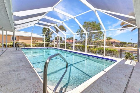 House in Punta Gorda, Florida 3 bedrooms, 204.11 sq.m. № 1648715 - photo 12