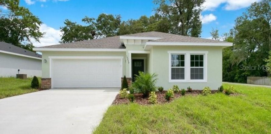 House in Summerfield, Florida 3 bedrooms, 167.22 sq.m. № 2379282