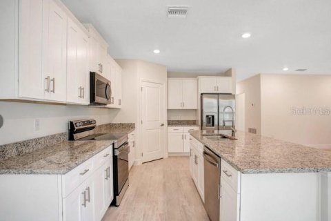 House in Summerfield, Florida 3 bedrooms, 167.22 sq.m. № 2379282 - photo 5