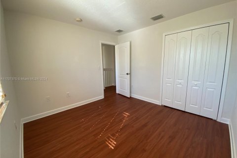 Townhouse in Hialeah, Florida 4 bedrooms, 139.35 sq.m. № 1460181 - photo 30