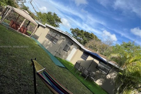 Снять в аренду виллу или дом в Форт-Лодердейл, Флорида 3 спальни, 111.95м2, № 1990599 - фото 16