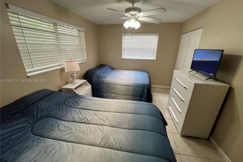 Снять в аренду виллу или дом в Форт-Лодердейл, Флорида 3 спальни, 111.95м2, № 1990599 - фото 10