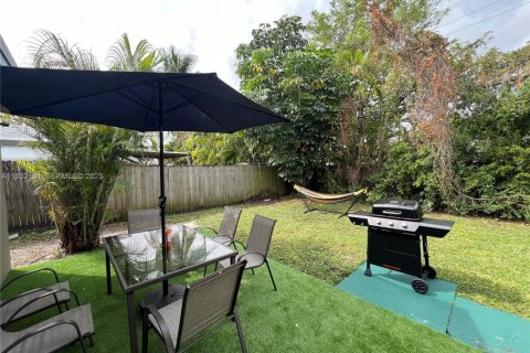 Снять в аренду виллу или дом в Форт-Лодердейл, Флорида 3 спальни, 111.95м2, № 1990599 - фото 13