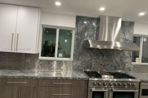 Купить виллу или дом в Пальметто-Бей, Флорида 3 спальни, 154.59м2, № 2042329 - фото 8