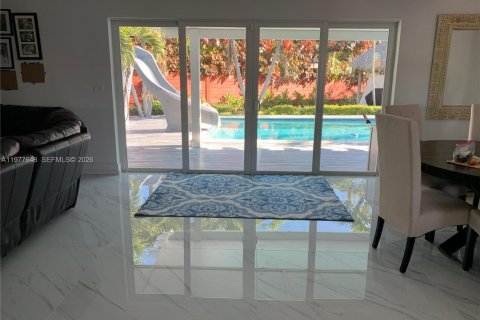 Купить виллу или дом в Пальметто-Бей, Флорида 3 спальни, 154.59м2, № 2042329 - фото 2