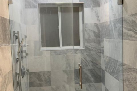 Купить виллу или дом в Пальметто-Бей, Флорида 3 спальни, 154.59м2, № 2042329 - фото 18