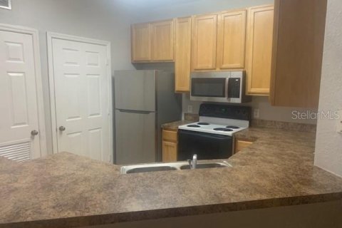 Condo in Tampa, Florida, 2 bedrooms № 2225918 - photo 11