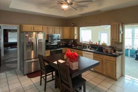 House in Winter Haven, Florida 4 bedrooms, 264.77 sq.m. № 2393667 - photo 10