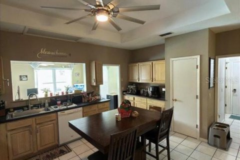 House in Winter Haven, Florida 4 bedrooms, 264.77 sq.m. № 2393667 - photo 9