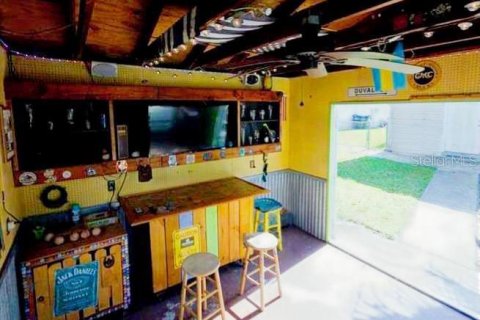 House in Winter Haven, Florida 4 bedrooms, 264.77 sq.m. № 2393667 - photo 3