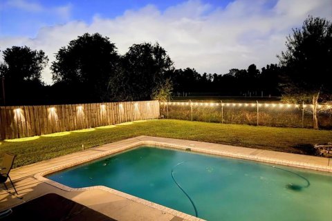 House in Winter Haven, Florida 4 bedrooms, 264.77 sq.m. № 2393667 - photo 8