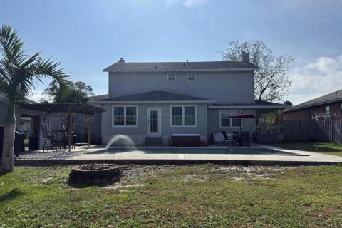 House in Winter Haven, Florida 4 bedrooms, 264.77 sq.m. № 2393667 - photo 5