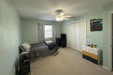 House in Winter Haven, Florida 4 bedrooms, 264.77 sq.m. № 2393667 - photo 20