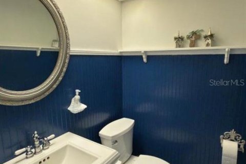 House in Winter Haven, Florida 4 bedrooms, 264.77 sq.m. № 2393667 - photo 24