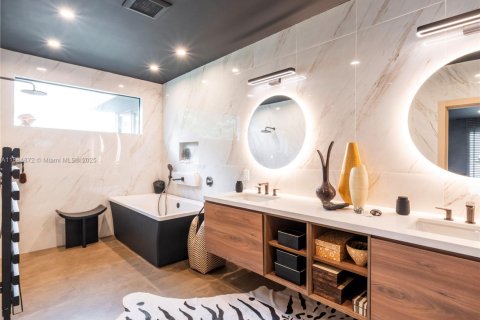 Купить кондоминиум в Майами, Флорида 4 спальни, 247.58м2, № 1932818 - фото 17