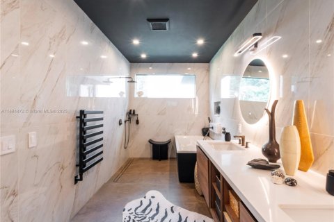 Купить кондоминиум в Майами, Флорида 4 спальни, 247.58м2, № 1932818 - фото 18