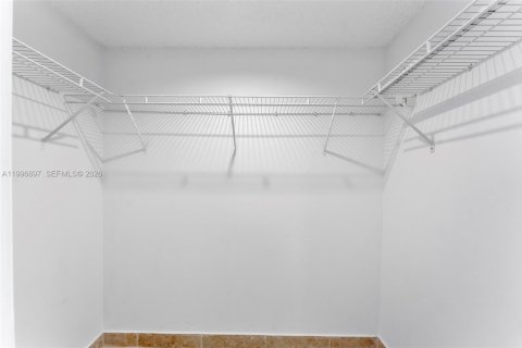 Apartment in Boca Raton, Florida 3 bedrooms, 109.44 sq.m. № 2058535 - photo 17