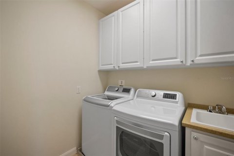Townhouse in Sarasota, Florida 3 bedrooms, 171.5 sq.m. № 1537072 - photo 22