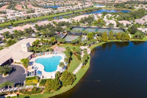 Townhouse in Sarasota, Florida 3 bedrooms, 171.5 sq.m. № 1537072 - photo 28