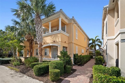 Townhouse in Sarasota, Florida 3 bedrooms, 171.5 sq.m. № 1537072 - photo 1