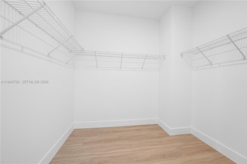 Townhouse in Florida City, Florida 3 bedrooms, 144.74 sq.m. № 2002925 - photo 27