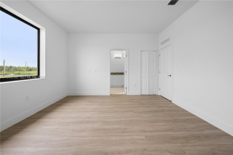 Townhouse in Florida City, Florida 3 bedrooms, 144.74 sq.m. № 2002925 - photo 22