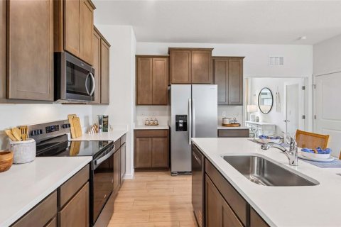 Casa en venta en Wildwood, Florida, 2 dormitorios, 149.94 m2 № 2205503 - foto 4