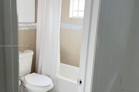 Touwnhouse à louer à Hialeah, Floride: 2 chambres, 86.03 m2 № 2060759 - photo 11