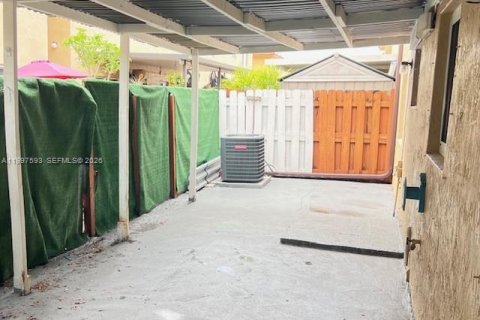 Touwnhouse à louer à Hialeah, Floride: 2 chambres, 86.03 m2 № 2060759 - photo 16