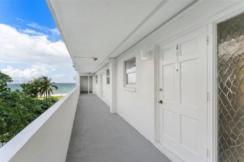 Copropriété à vendre à Lauderdale-by-the-Sea, Floride: 2 chambres, 93.09 m2 № 2007515 - photo 4
