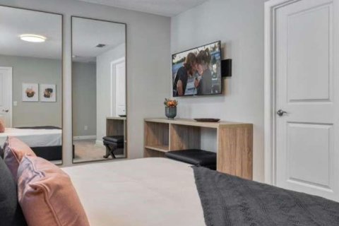 Adosado en venta en Kissimmee, Florida, 4 dormitorios, 196.21 m2 № 2102625 - foto 30