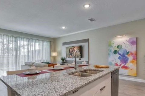 Adosado en venta en Kissimmee, Florida, 4 dormitorios, 196.21 m2 № 2102625 - foto 6