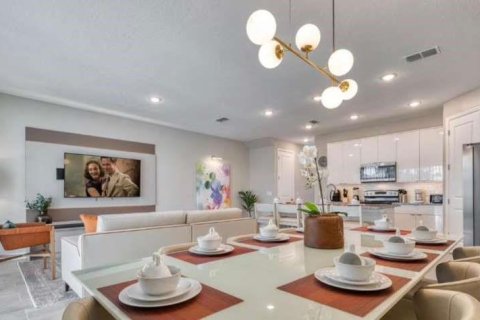 Adosado en venta en Kissimmee, Florida, 4 dormitorios, 196.21 m2 № 2102625 - foto 11